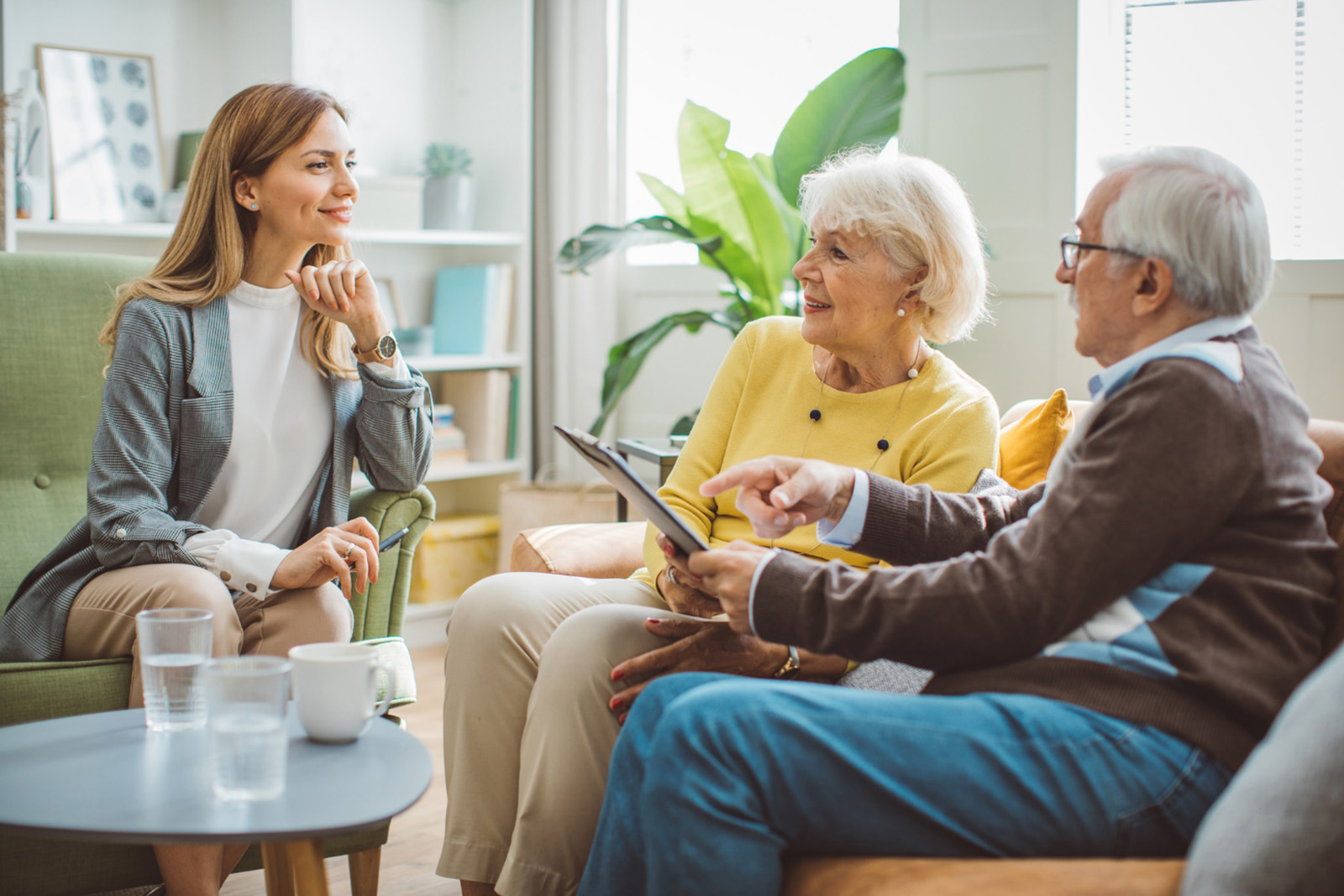 care manager working with senior couple on their options